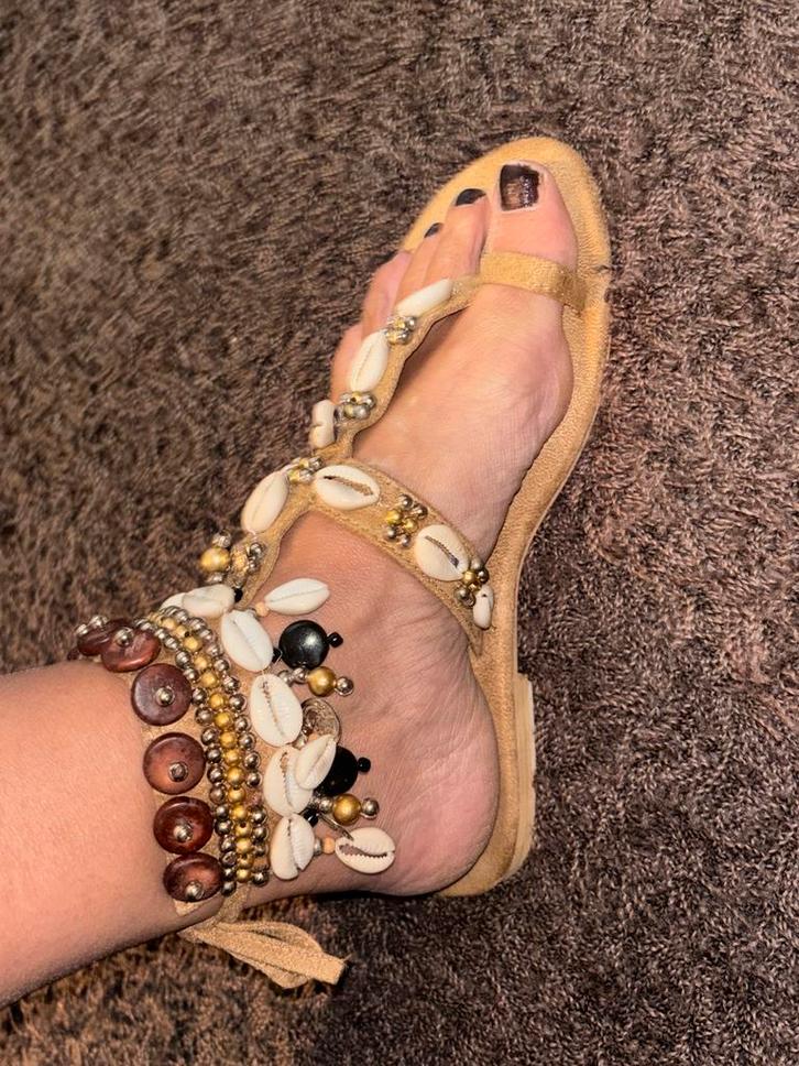 HOT LAVA slipper MYKONOS – BEIGE Ibiza sandaal maat 37, Sieraden, Tassen en Uiterlijk, Enkelbandjes en Enkelkettinkjes, Zo goed als nieuw