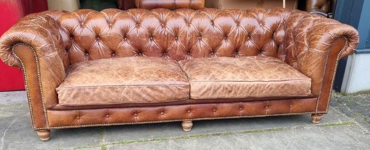 Oude Chesterfield bank bruin cognac vintage leer + BEZORGING, Antiek en Kunst, Antiek | Meubels | Stoelen en Banken, Ophalen of Verzenden