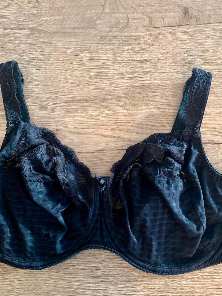 Prima donna 100F full cup madison zwart, Kleding | Dames, Ondergoed en Lingerie, BH, Zwart, Ophalen of Verzenden