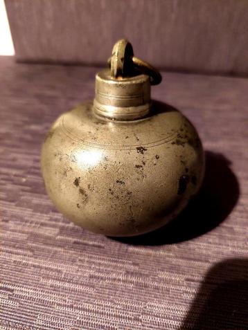 Antiek tinnen mofje beschikbaar voor biedingen