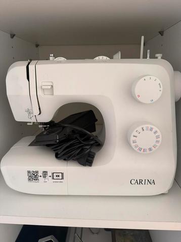 Carina Naaimachine - Weinig Gebruikt beschikbaar voor biedingen
