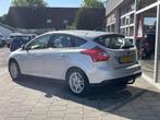 Ford Focus 1.0 EcoBoost Titanium /Clima/Cruise/Navi/Trekhaak, Gebruikt, Met garantie (alle), 635 kg, Bedrijf