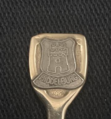 Lepeltje uit Middelburg beschikbaar voor biedingen