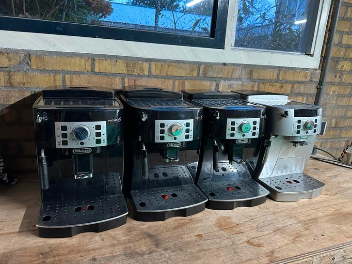 DeLonghi Magnifica S - 4x Defect - Onderdelen, Witgoed en Apparatuur, Koffiezetapparaten, Gebruikt, Gemalen koffie, Koffiebonen