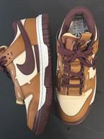 Nike Dunk Low Bruin Beige Maat 43, Ophalen of Verzenden, Zo goed als nieuw, Bruin, Sneakers of Gympen