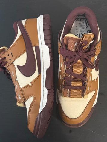 Nike Dunk Low Bruin Beige Maat 43 beschikbaar voor biedingen