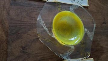 Art glas schaal geel, gemerkt onderkant, Phoo of Hoo? beschikbaar voor biedingen