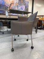 2 Nieuw Design on Stock Amra Eetkamerstoel grijs leer Wielen, Twee, Leer, Ophalen of Verzenden, Grijs