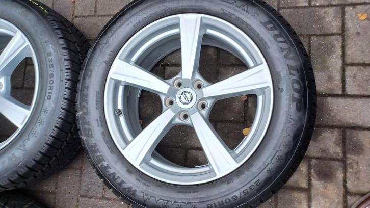 Winterbanden volvo xc90 xc60 235 60 18 dunlop alu velgen, Auto-onderdelen, Banden en Velgen, Velg(en), Winterbanden, 18 inch, 235 mm