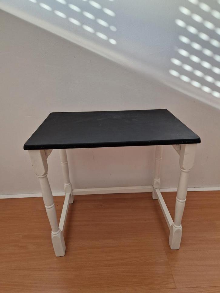 Leuk peuterbureau kinderbureau met schoolbordverf, Antiek en Kunst, Antiek | Meubels | Tafels, Ophalen