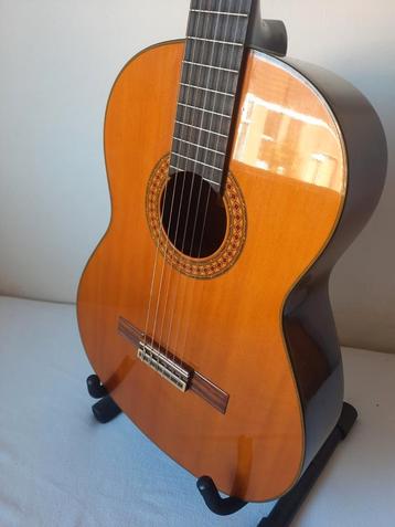 Takamine G 126 klassieke gitaar Nieuwe snaren en hoes  beschikbaar voor biedingen