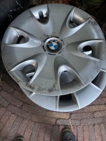 4XVelgen BMW 4X Wieldoppen BMW en 4X Banden Volvo V50 beschikbaar voor biedingen