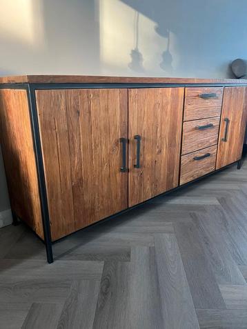 Teak houten dressoir van Pronto beschikbaar voor biedingen