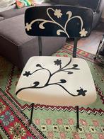 Ouderwetse schoolstoel, zwart-wit beschilderd, Ophalen, Gebruikt, Zwart, Eén