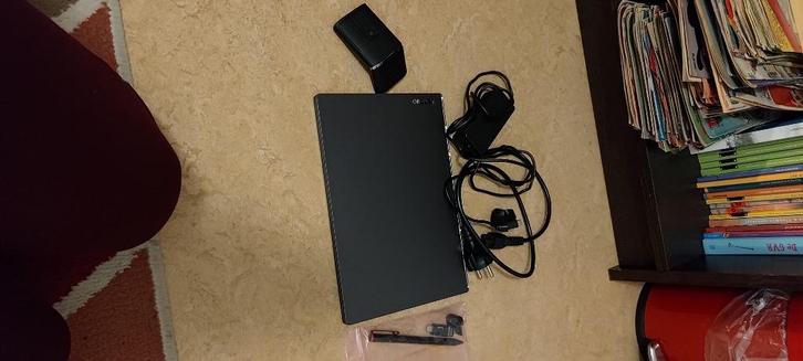 Lenovo yogabook met speciale muis, en pen, Computers en Software, Tekentablets, Zo goed als nieuw, Bedraad, Multi-touch, Ophalen of Verzenden