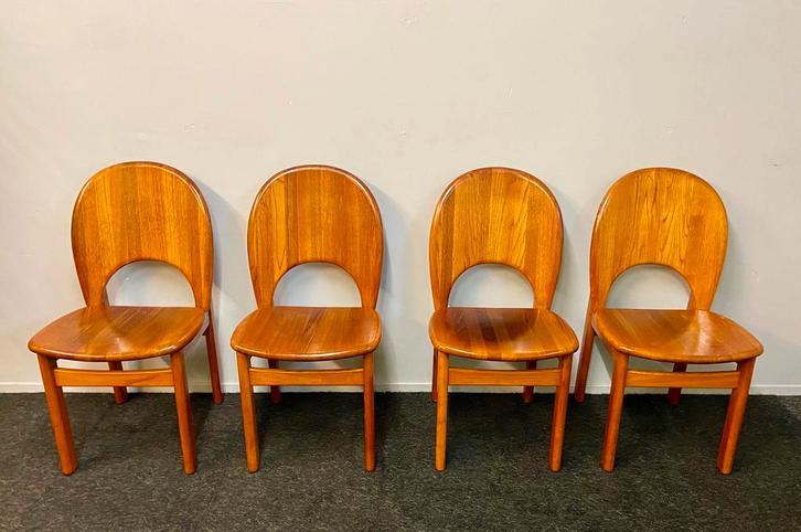 Glostrup teak Deense spoonback chairs jaren 70 Danish design, Huis en Inrichting, Stoelen, Zo goed als nieuw, Vier, Hout, Bruin