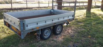 Saris plateau + Vlemmix machine/ autotransporter beschikbaar voor biedingen