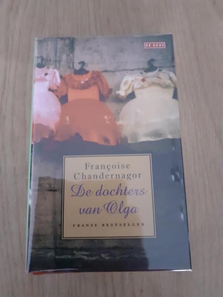 Francoise Chandernagor - De dochters van Olga., Boeken, Romans, Zo goed als nieuw, Nederland, Verzenden