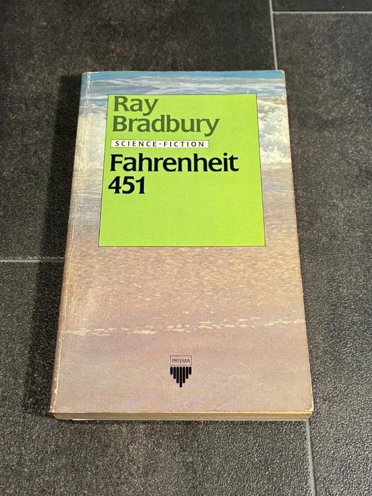 Boek - Fahrenheit 451 (Bradbury, Prismaboek), Boeken, Science fiction, Gelezen, Verzenden