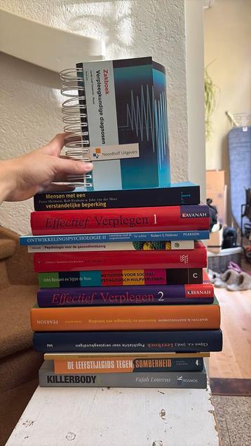 Gratis ophalen, flinke stapel boeken, gezondheidszorg beschikbaar voor biedingen