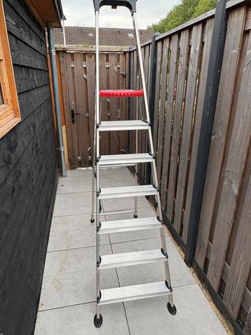 Altrex huishoudtrap 7 treden beschikbaar voor biedingen
