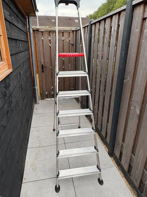 Altrex huishoudtrap 7 treden, Doe-het-zelf en Verbouw, Ladders en Trappen, Gebruikt, Trap, 2 tot 4 meter, Opvouwbaar of Inschuifbaar