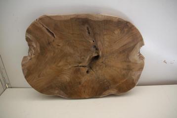 Decoratieve houten plank / onderzetter. beschikbaar voor biedingen