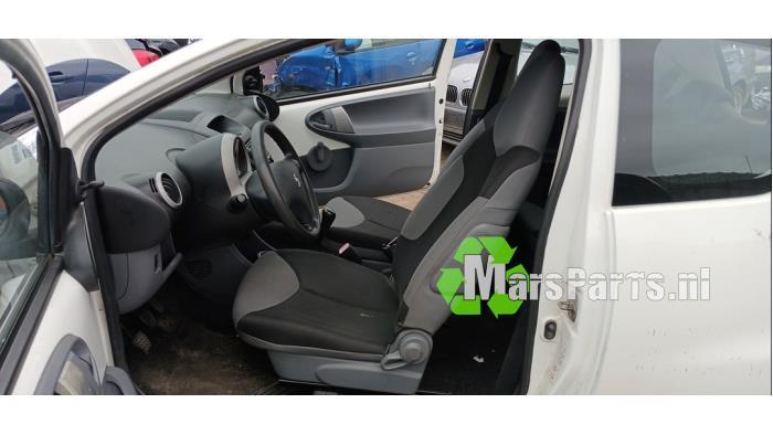 Veiligheidsgordel links-voor van een Peugeot 107, Auto-onderdelen, Interieur en Bekleding, Peugeot, Gebruikt, 3 maanden garantie