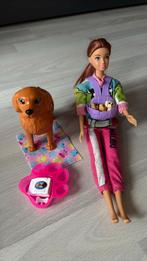 Barbie met hond en puppy’s (hond kan ze in de buik dragen), Kinderen en Baby's, Speelgoed | Poppen, Ophalen of Verzenden, Zo goed als nieuw