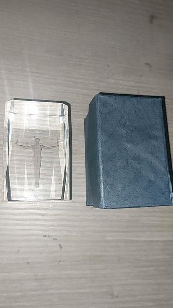 Kristallen Vitruviusman Lasergegraveerd beschikbaar voor biedingen