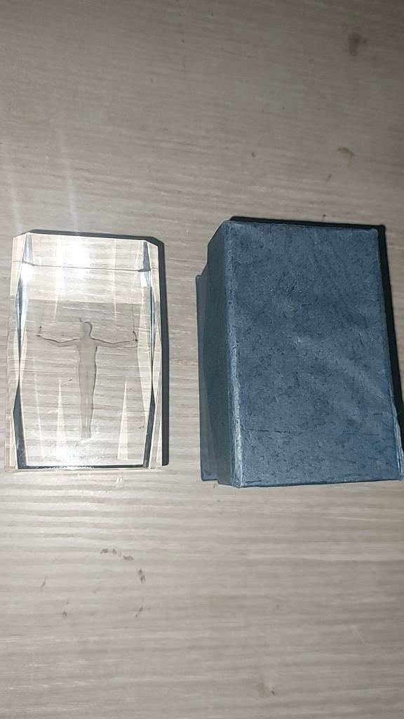 Kristallen Vitruviusman Lasergegraveerd, Antiek en Kunst, Antiek | Glas en Kristal, Ophalen of Verzenden