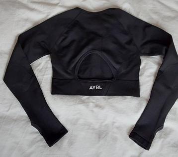 AYBL sporttop ,maat XS beschikbaar voor biedingen
