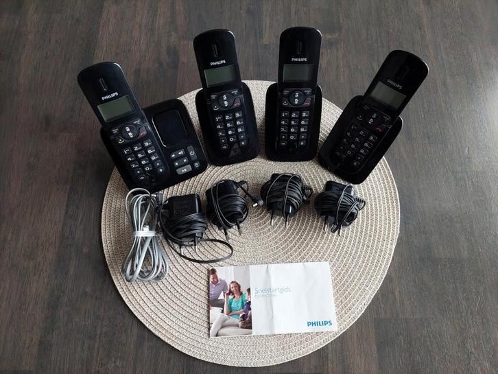 Philips CD181/CD186 draadloze telefoon + 3 handsets + boekje, Telecommunicatie, Vaste telefoons | Handsets en Draadloos, Gebruikt