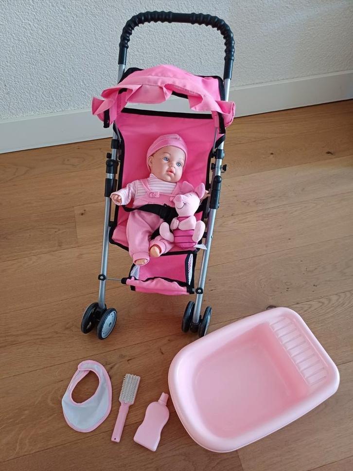 Poppenbuggy,  pop en veel accessoires, Kinderen en Baby's, Speelgoed | Poppen, Zo goed als nieuw, Babypop, Ophalen of Verzenden