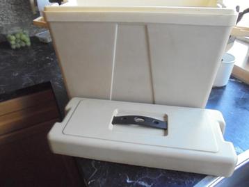 kleine smalle koelbox beschikbaar voor biedingen