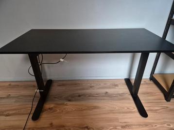 Elektrisch zit/sta bureau