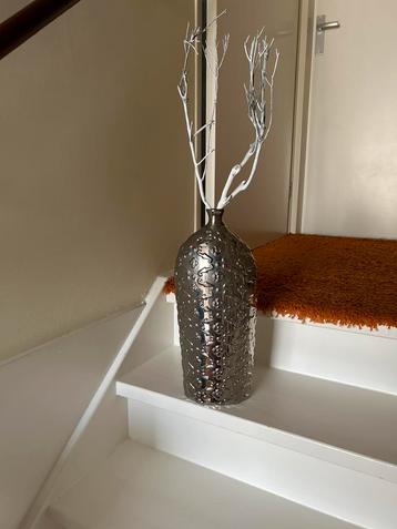 Vaas zilver 43 hoog x 20 breed x 11 diep nieuw 15,00 beschikbaar voor biedingen