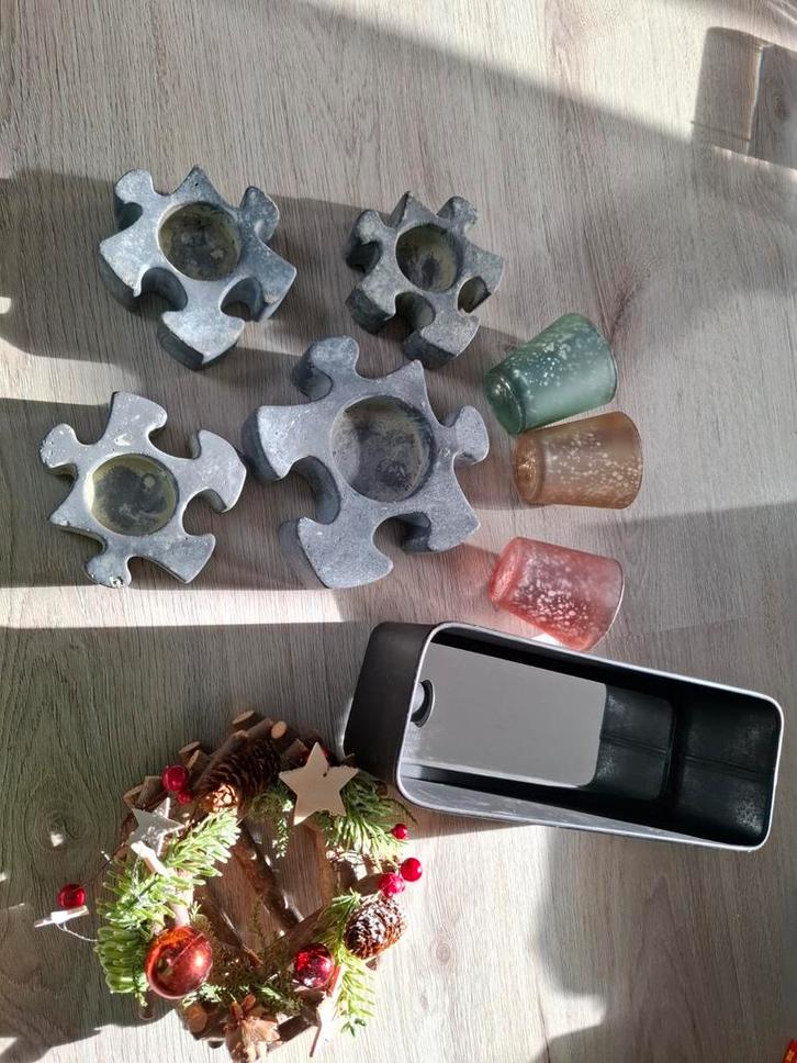 Set van 4 Betonnen Kaarsenstandaards,  spiegelkaars, Huis en Inrichting, Woonaccessoires | Kandelaars en Kaarsen, Minder dan 25 cm