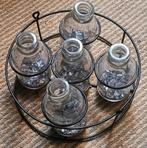 Leuk rekje met 5 glazen flesjes voor bloemen, Huis en Inrichting, Woonaccessoires | Vazen, Overige kleuren, Ophalen of Verzenden