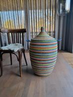 Afrikaanse wasmand multicolor handgemaakt in de, Huis en Inrichting, Woonaccessoires | Schalen en Manden, Ophalen of Verzenden