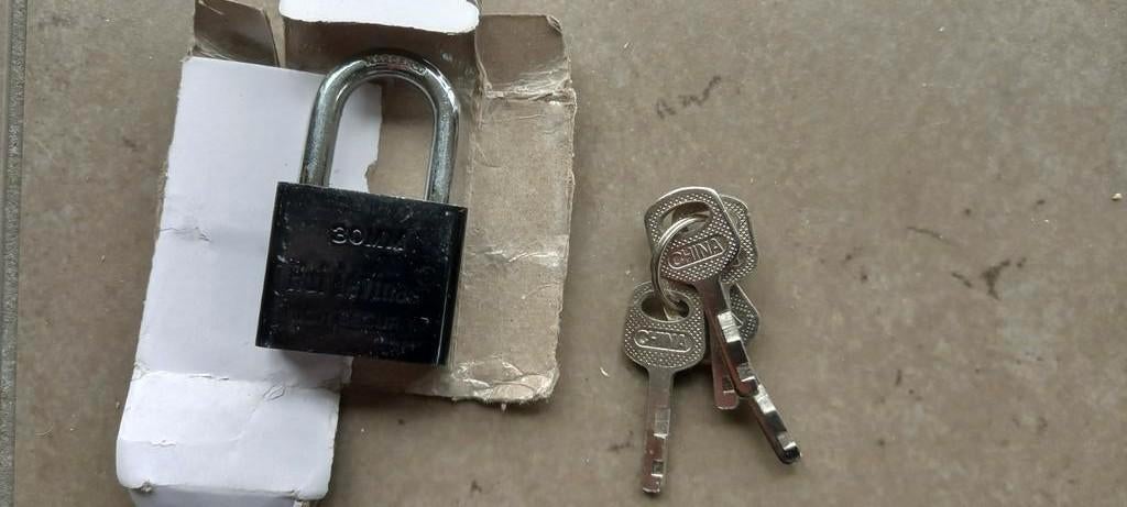 Hangslot zwart rvs, Ophalen of Verzenden, Nieuw, Rvs, Slot
