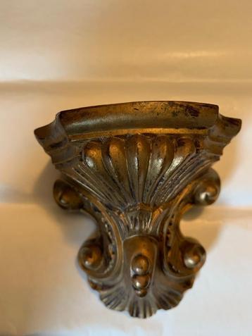 Muurconsole of draagsteuntje voor beeldje of lampje beschikbaar voor biedingen