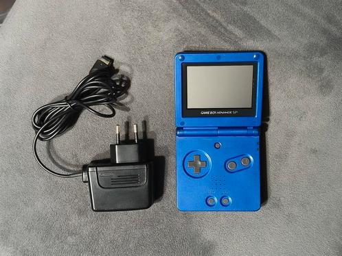 GameBoy Advance SP CobaltBlue - Nintendo lader & Nieuwe accu, Spelcomputers en Games, Spelcomputers | Nintendo Game Boy, Gebruikt