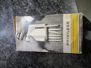 Vintage Privilege sigarettenapparaat compl.in originele doos beschikbaar voor biedingen