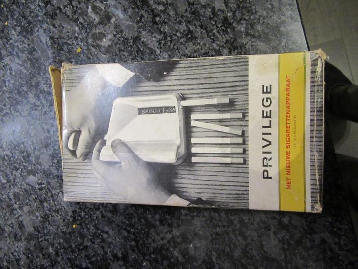 Vintage Privilege sigarettenapparaat compl.in originele doos, Verzamelen, Rookartikelen, Aanstekers en Luciferdoosjes, Gebruikt