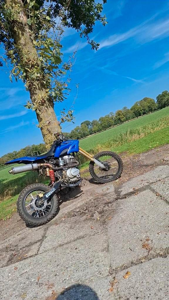 Loncin crossmotor 200cc, Fietsen en Brommers, Minibikes, Midibikes en Pitbikes, Zo goed als nieuw, Overige typen, Ophalen