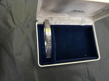 vintage zilveren armband bewerkt beschikbaar voor biedingen
