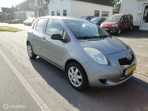 Toyota Yaris 1.0 VVTi Terra NWE APK, Auto's, Toyota, Bedrijf, Te koop, Yaris, ABS, Airbags, Airconditioning, Alarm, Boordcomputer