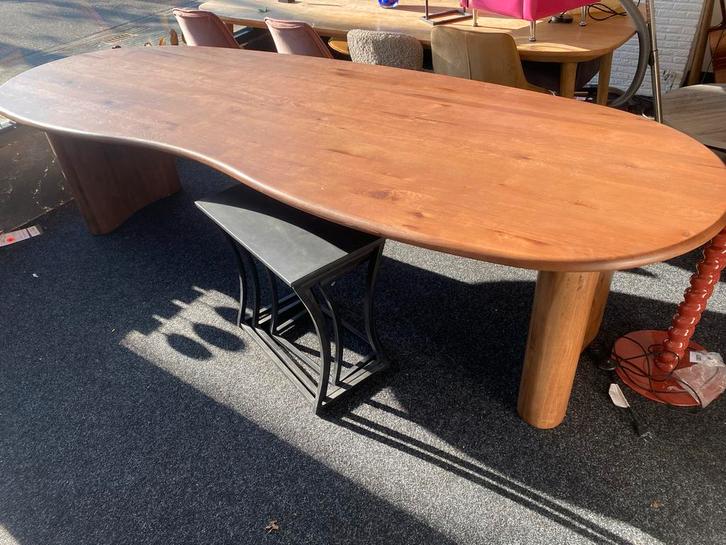 Nieuwe massief mangohouten tafel - organische vorm, Huis en Inrichting, Tafels | Eettafels, Nieuw, 100 tot 150 cm, 200 cm of meer