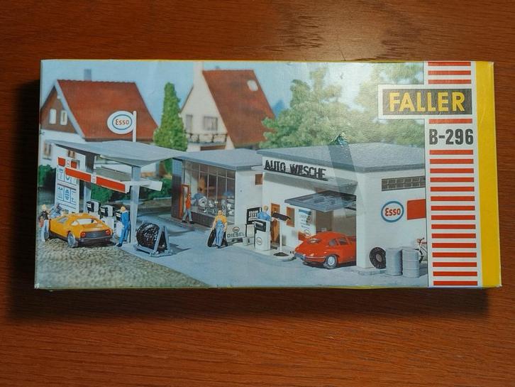 Faller B-296 - Tankstation met wasstraat - Nieuw in OVP, Hobby en Vrije tijd, Modeltreinen | H0, Nieuw, Brug, Tunnel of Gebouw
